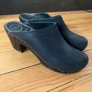 No. 6 Classic Black Heel